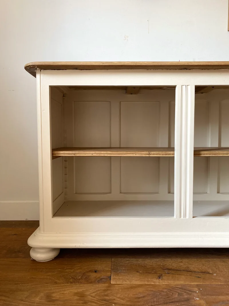 Buffet ouvert ancien