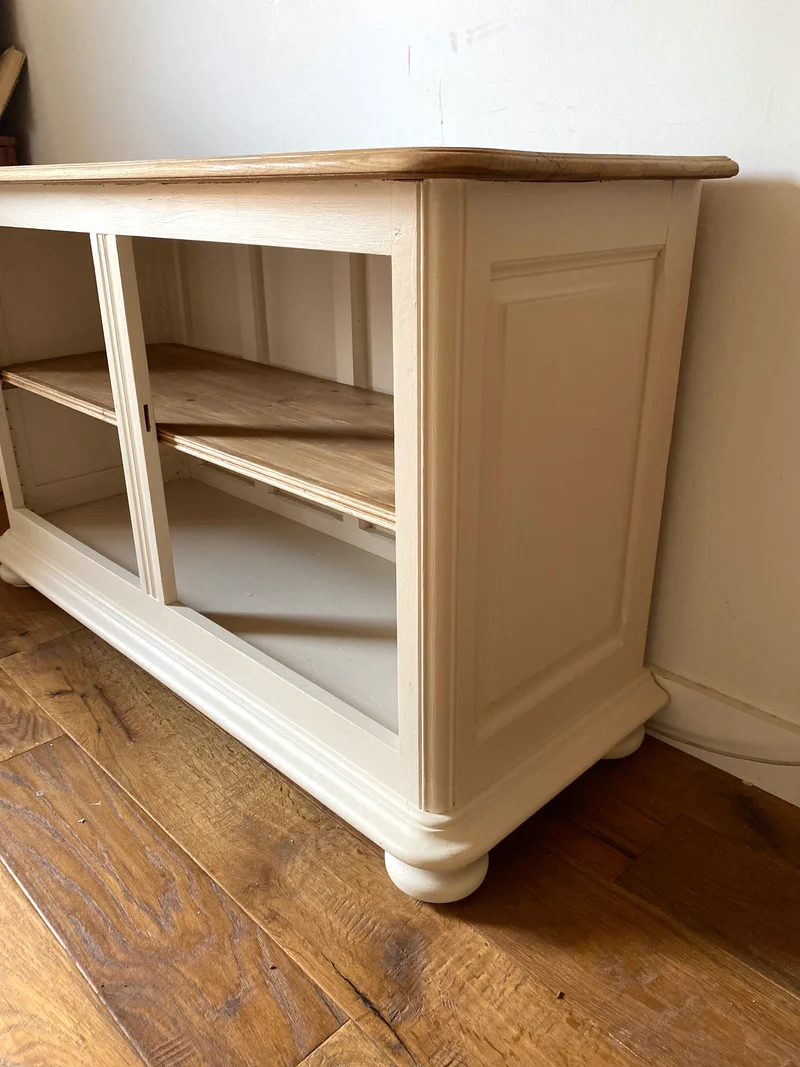 Buffet ouvert ancien
