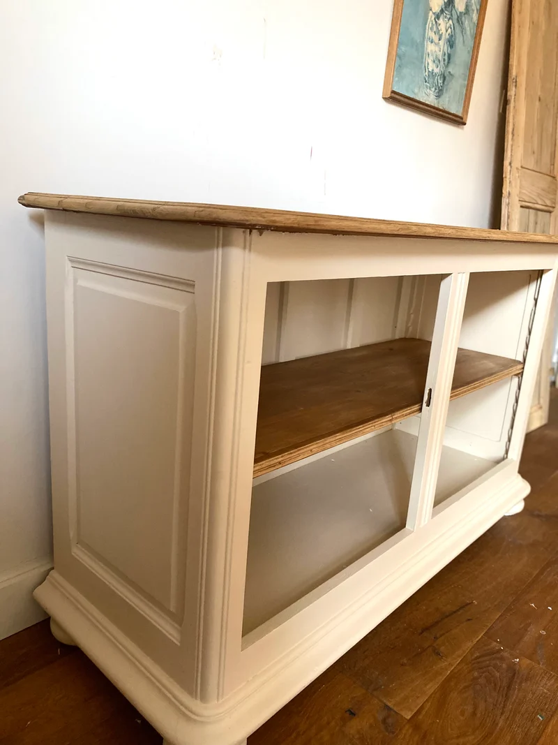 Buffet ouvert ancien