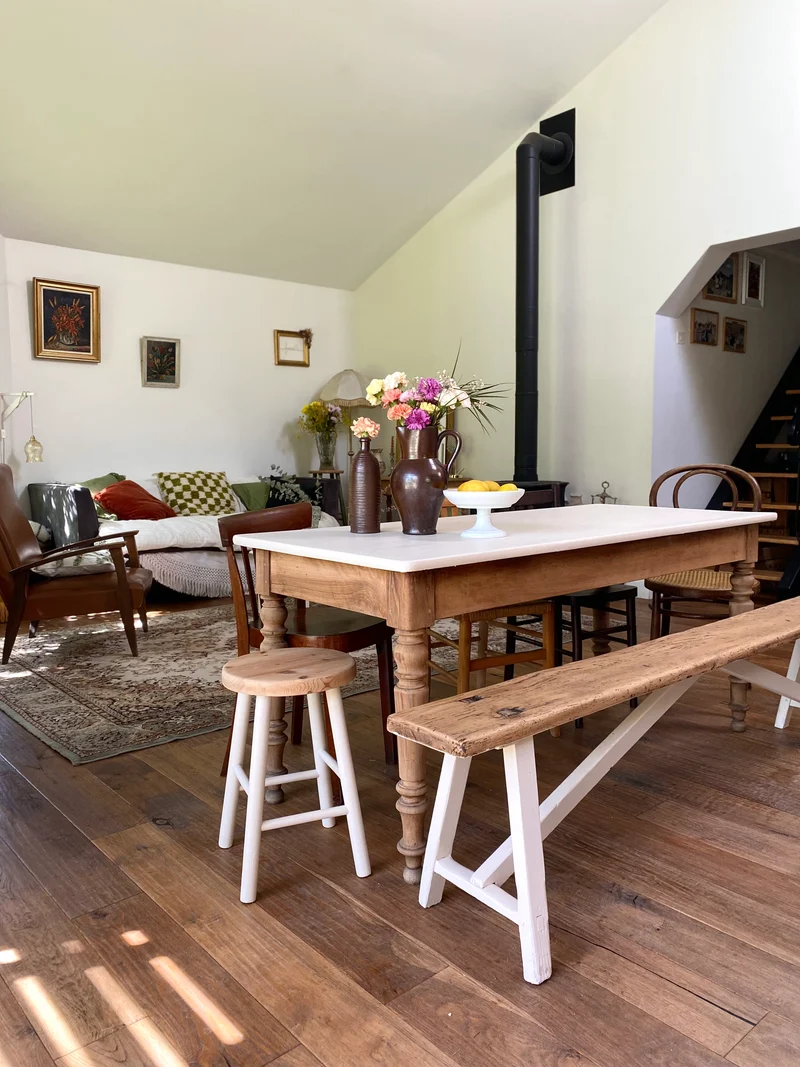 Table de ferme ancienne rénovée et son banc