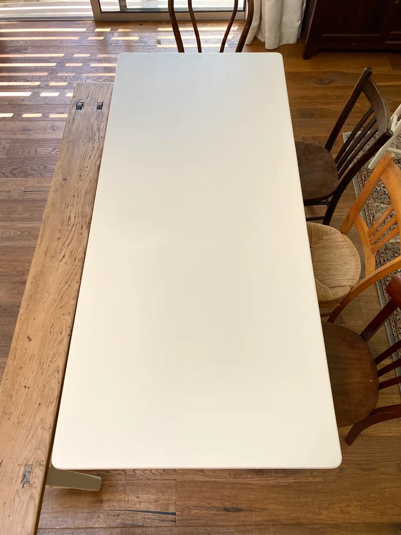 Table de ferme ancienne rénovée et son banc