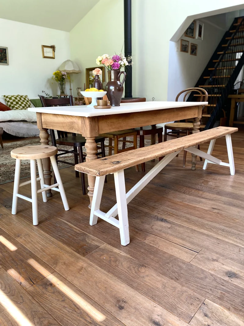 Tabouret en bois ancien rénové