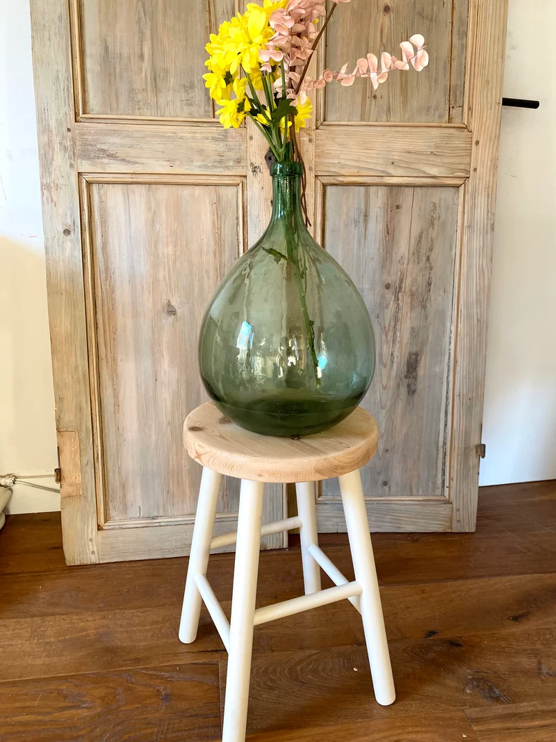 Tabouret en bois ancien rénové