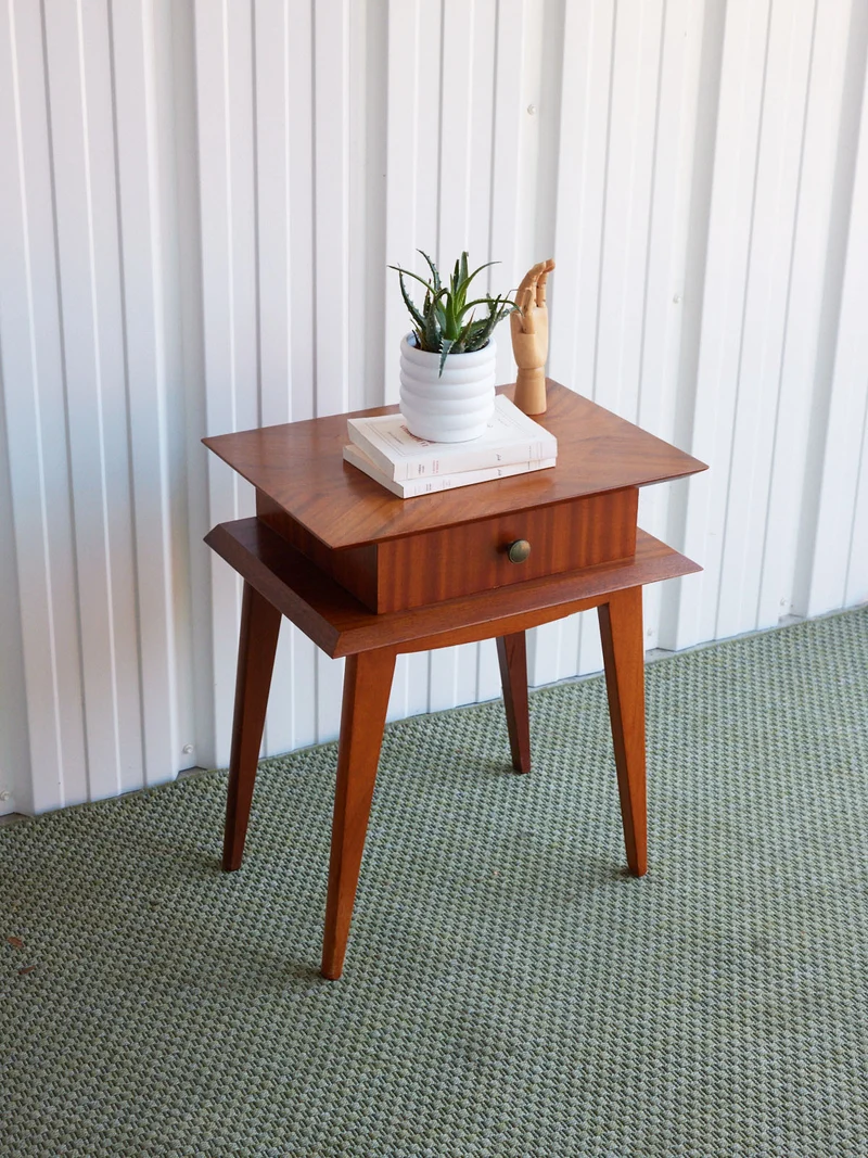 Maïa, la table de chevet en bois N°1596