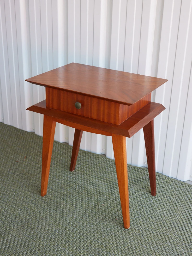 Maïa, la table de chevet en bois N°1596