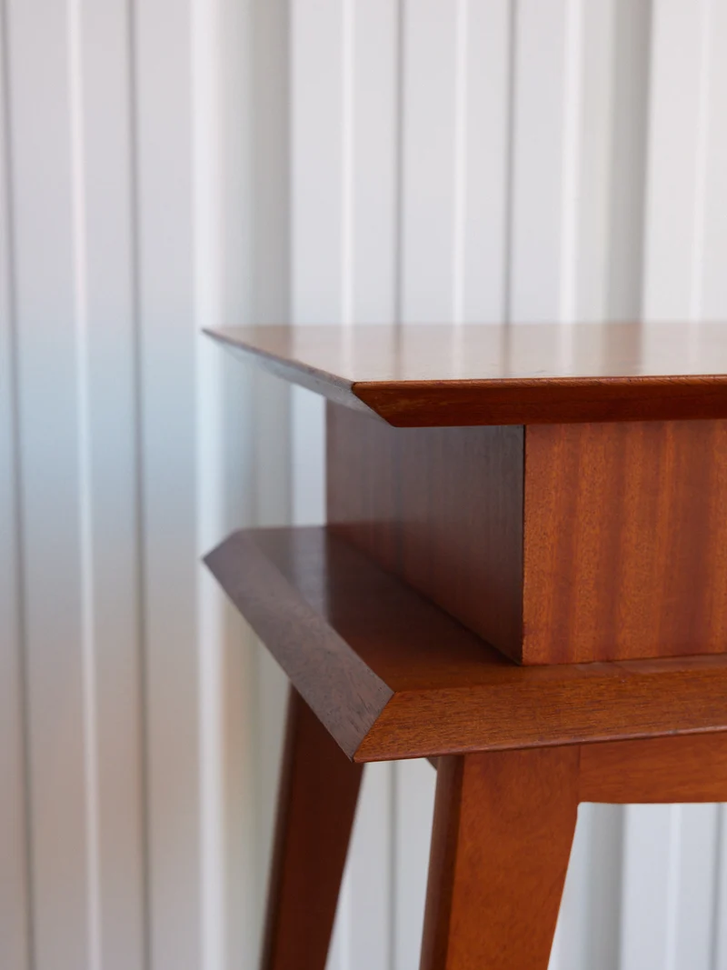Maïa, la table de chevet en bois N°1596