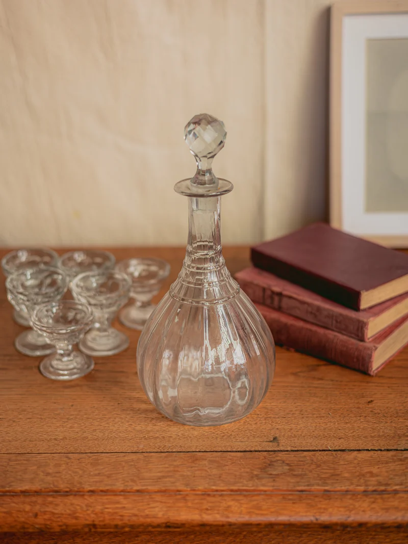 Gabrielle, la carafe ancienne en verre N°158