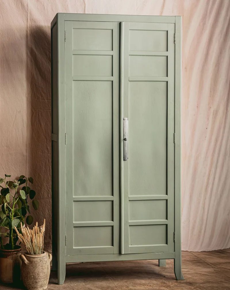 Blandine, l'armoire parisienne en bois gris sauge N°495