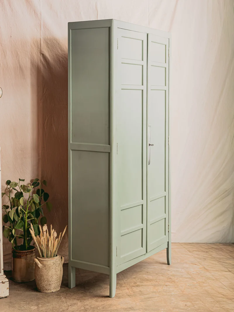 Blandine, l'armoire parisienne en bois gris sauge N°495