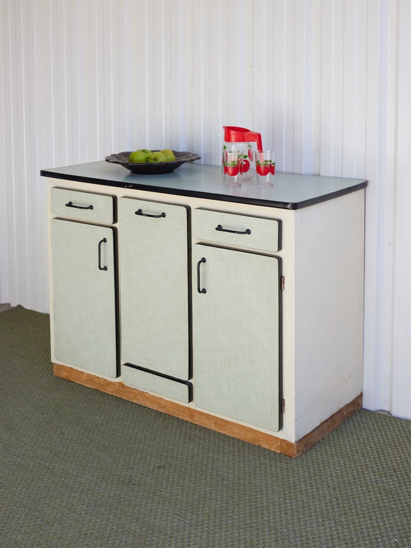 Gilbert, le buffet en formica vert N°1900