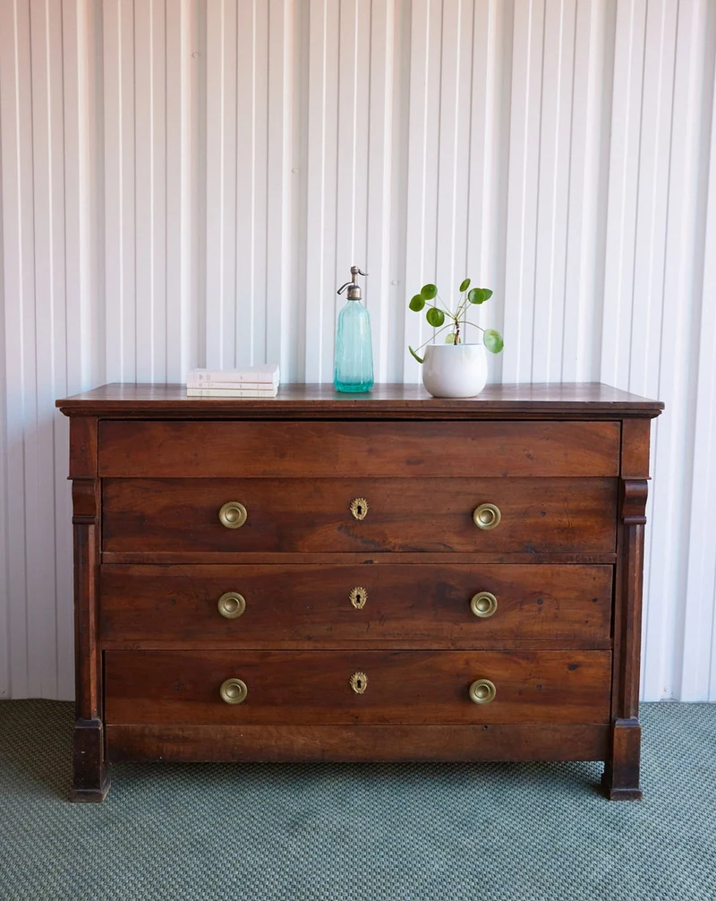 Garance, la commode empire en bois massif N°769