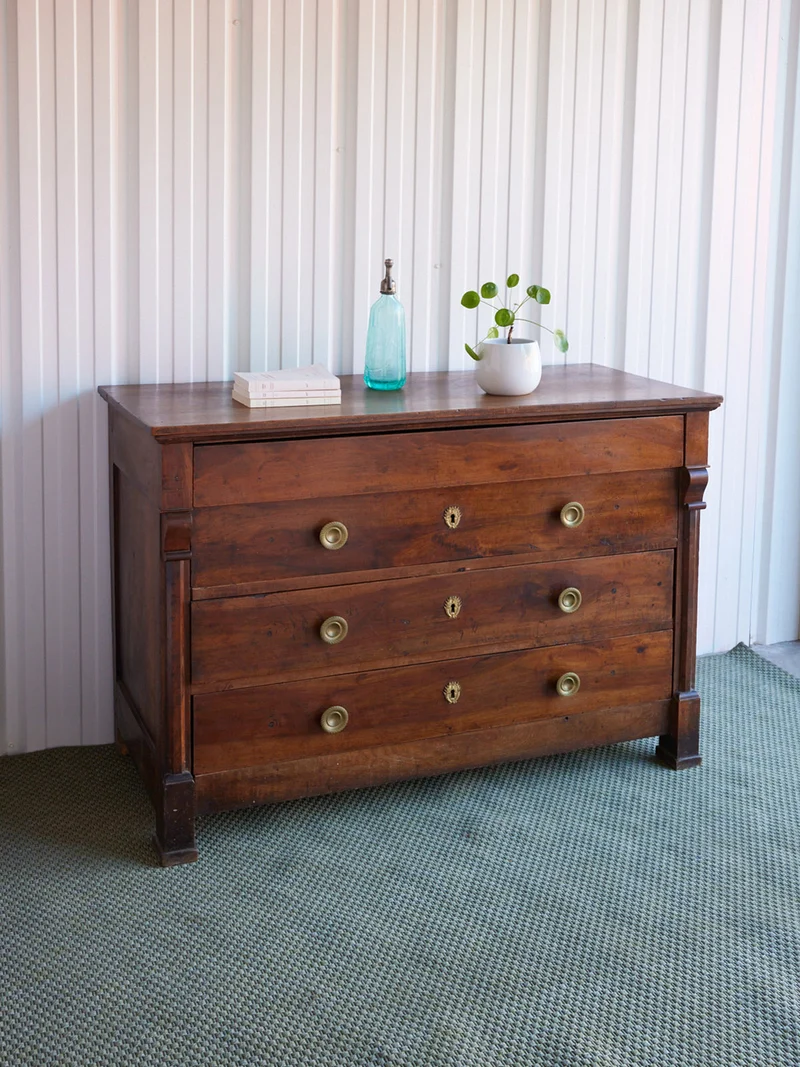 Garance, la commode empire en bois massif N°769
