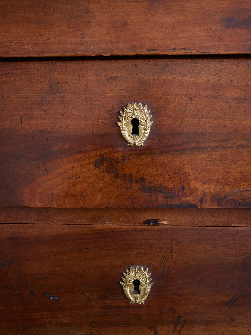Garance, la commode empire en bois massif N°769