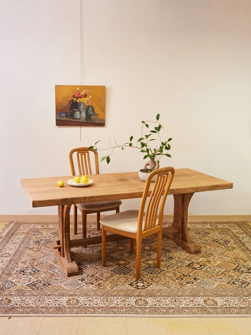 Romy, la grande table à manger en bois sablé N°1507