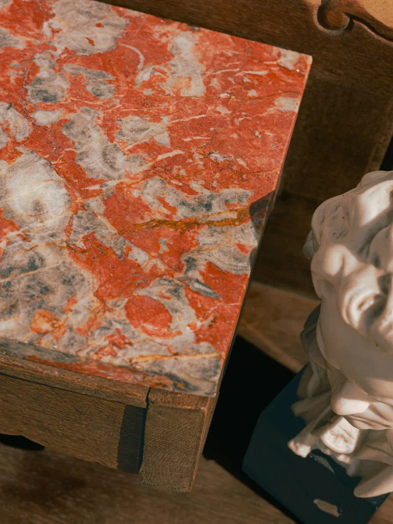 Odile, la table de chevet en chêne et marbre N°1519