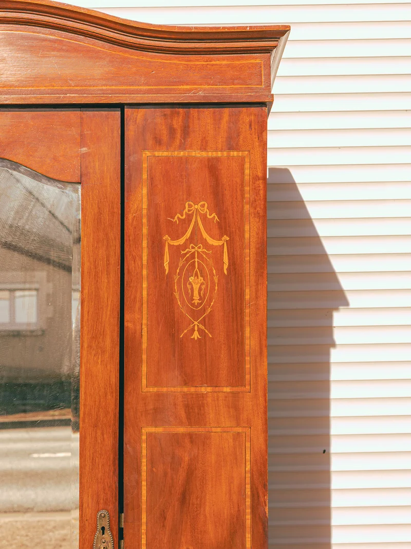 Blandine, l'armoire élégante avec miroir N°491