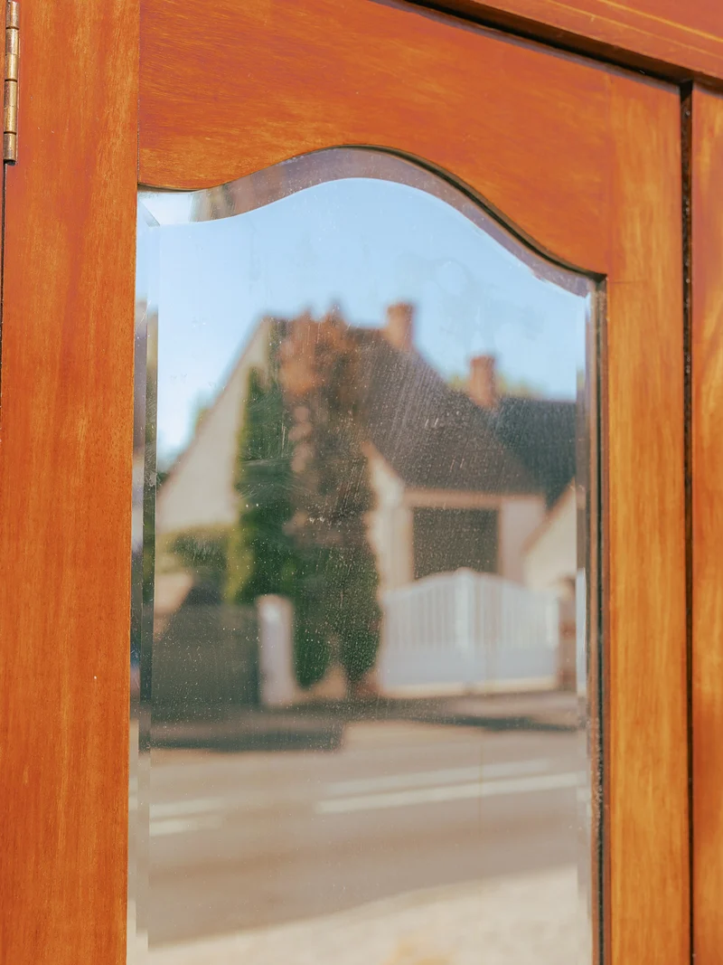 Blandine, l'armoire élégante avec miroir N°491