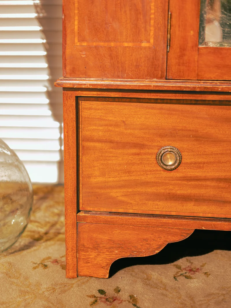 Blandine, l'armoire élégante avec miroir N°491