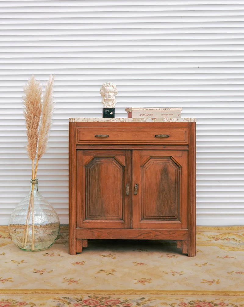 Gilbert, le buffet en noyer et marbre N°1785