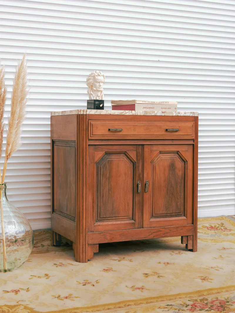 Gilbert, le buffet en noyer et marbre N°1785