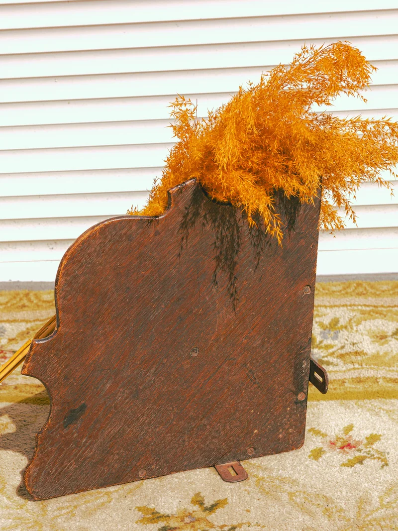 Gaëlle, l'étagère d'angle en bois sculpté N°1515
