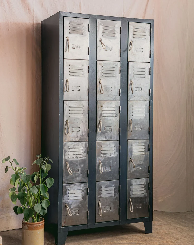 Magda, l'armoire casier style industriel N°724