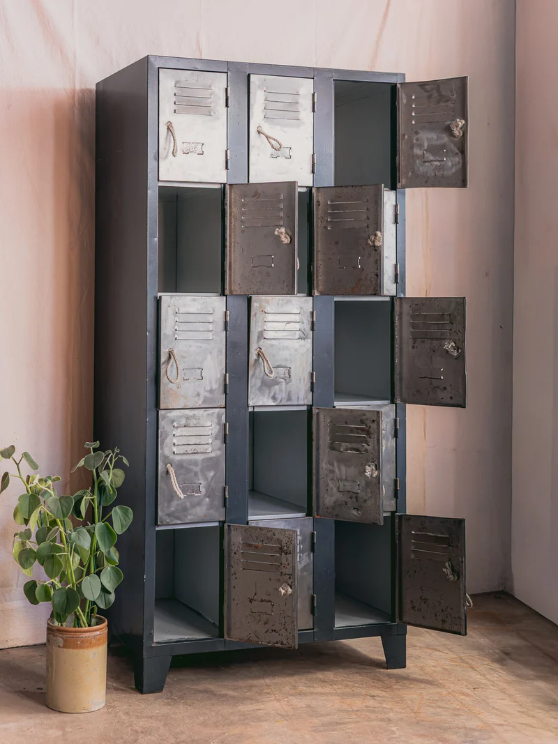 Magda, l'armoire casier style industriel N°724