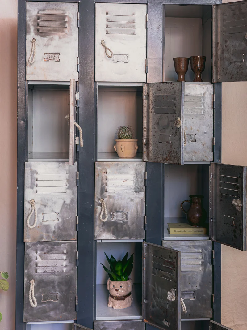 Magda, l'armoire casier style industriel N°724