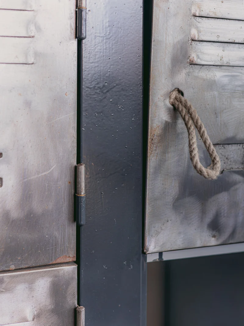 Magda, l'armoire casier style industriel N°724