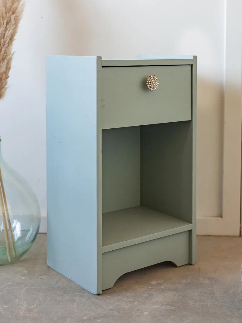 Maïa, la table de chevet vert sauge N°1585