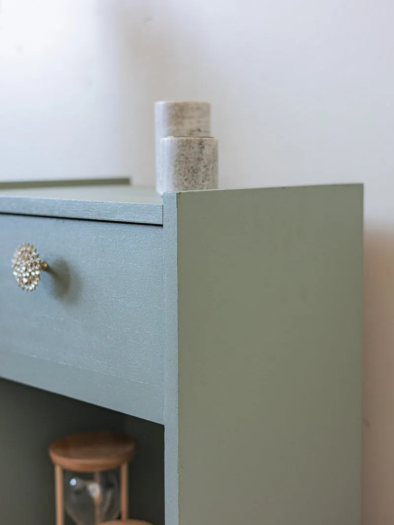 Maïa, la table de chevet vert sauge N°1585