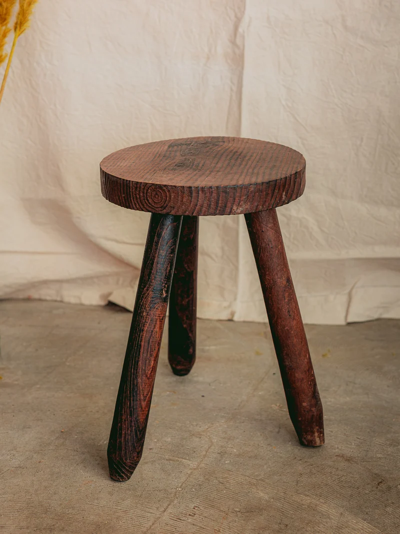 Regis, le tabouret de ferme tripode N°1535