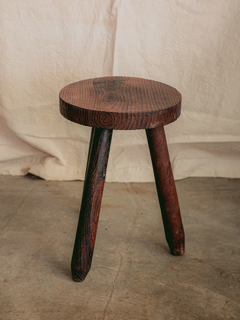 Regis, le tabouret de ferme tripode N°1535