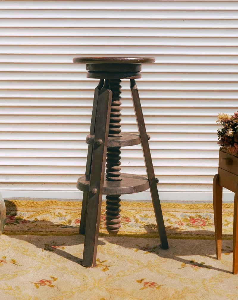 Gaston, le tabouret de bar à vis en bois N°209
