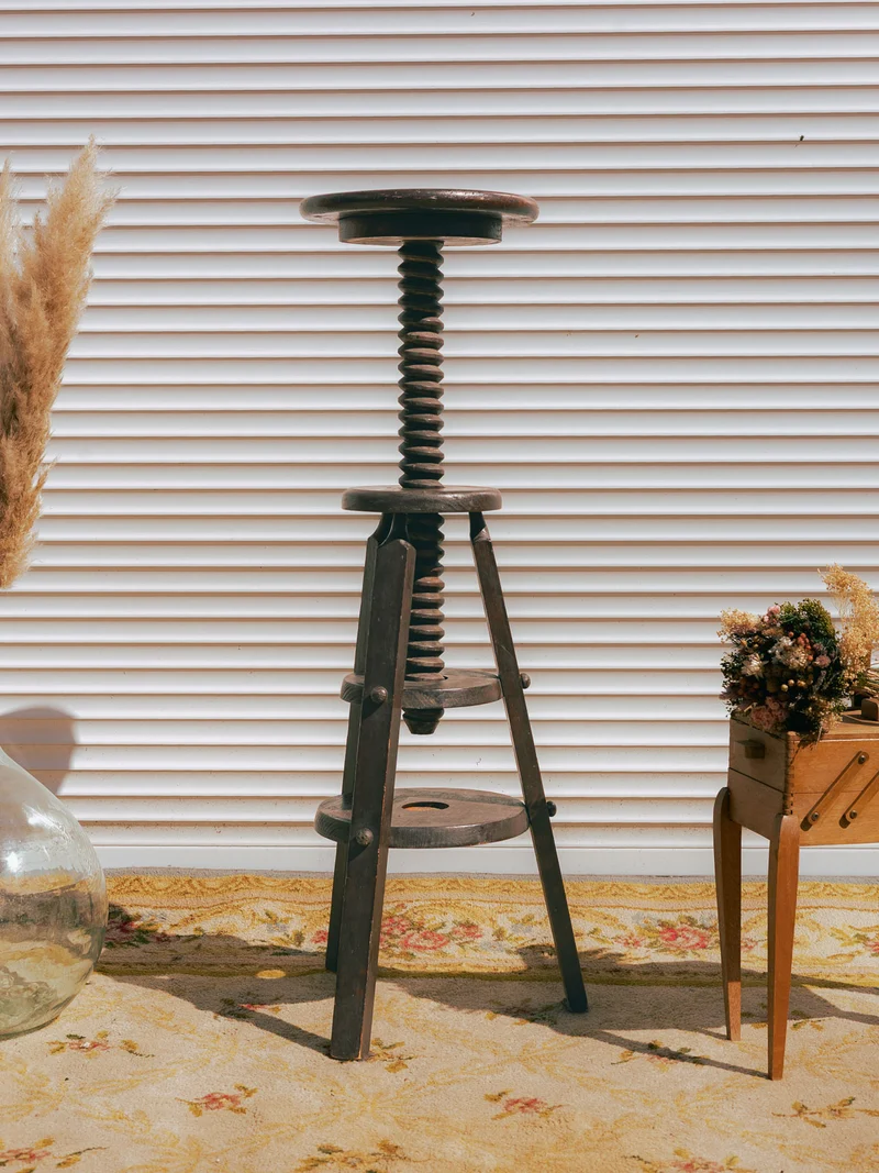 Gaston, le tabouret de bar à vis en bois N°209