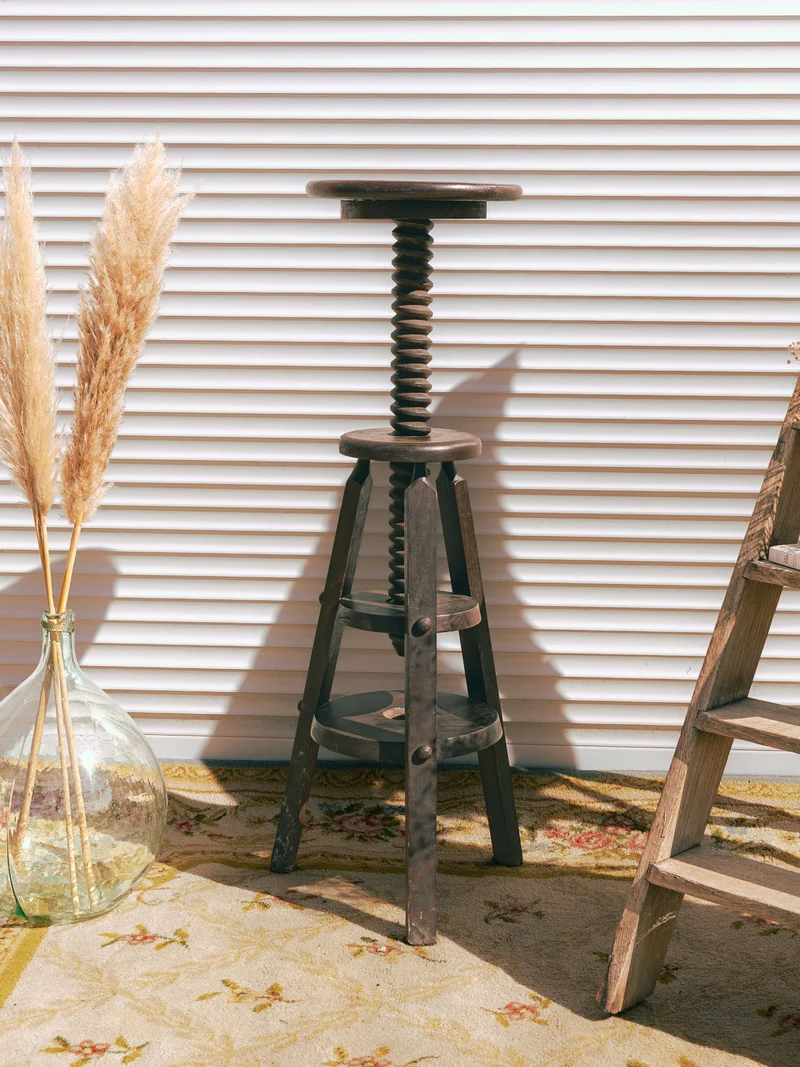 Gaston, le tabouret de bar à vis en bois N°209