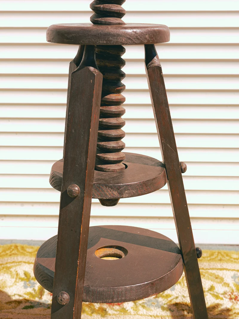 Gaston, le tabouret de bar à vis en bois N°209