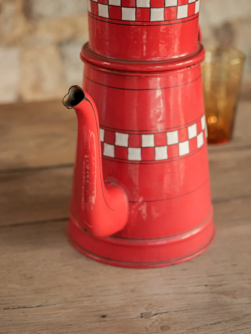 Nestor, la grande cafetière émaillée rouge et blanche N°780