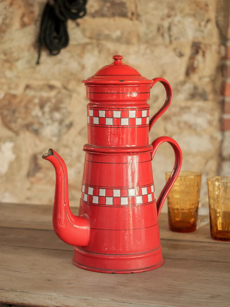 Nestor, la grande cafetière émaillée rouge et blanche N°780