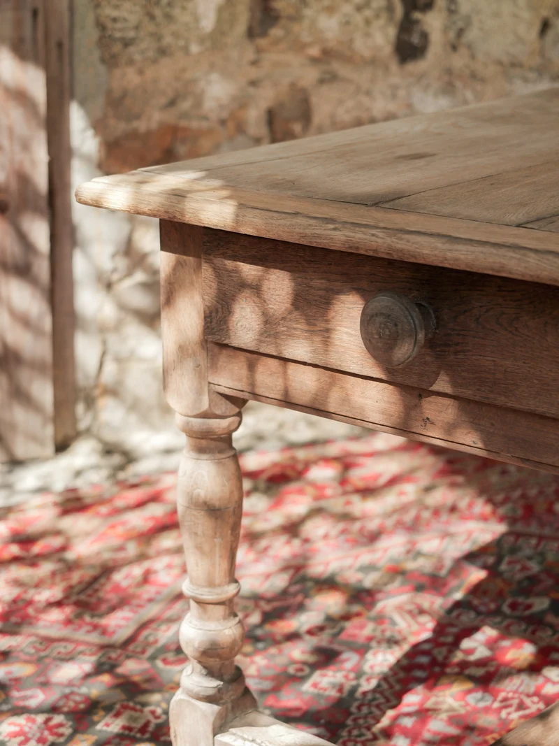Romy, la table à manger au grand tiroir N°1572