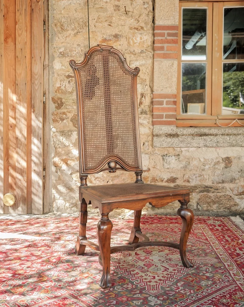 Claude, la grande chaise de style italienne N°1648