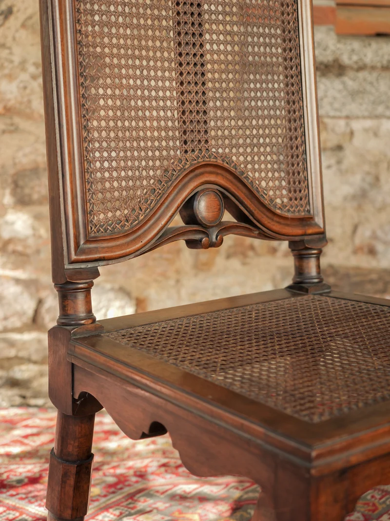 Claude, la grande chaise de style italienne N°1648