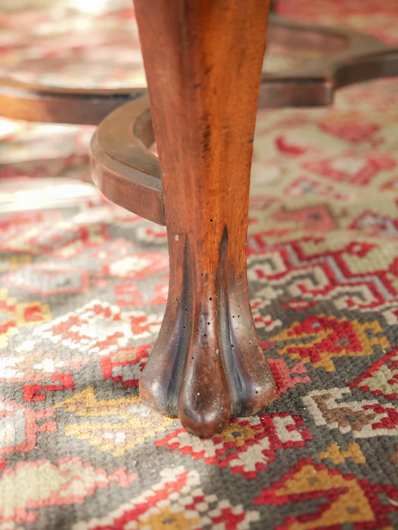 Claude, la grande chaise de style italienne N°1648