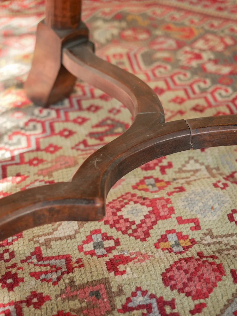 Claude, la grande chaise de style italienne N°1648