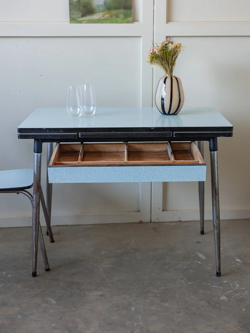 Karla, la table à manger en formica N°1272