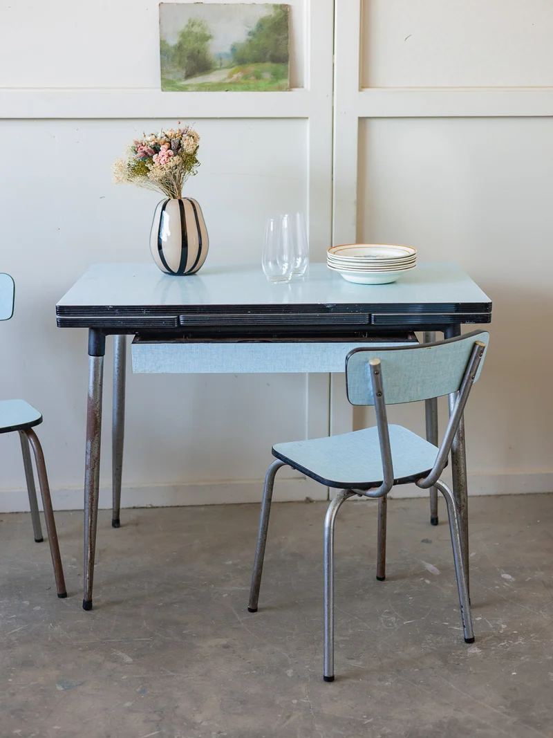 Karla, la table à manger en formica N°1272