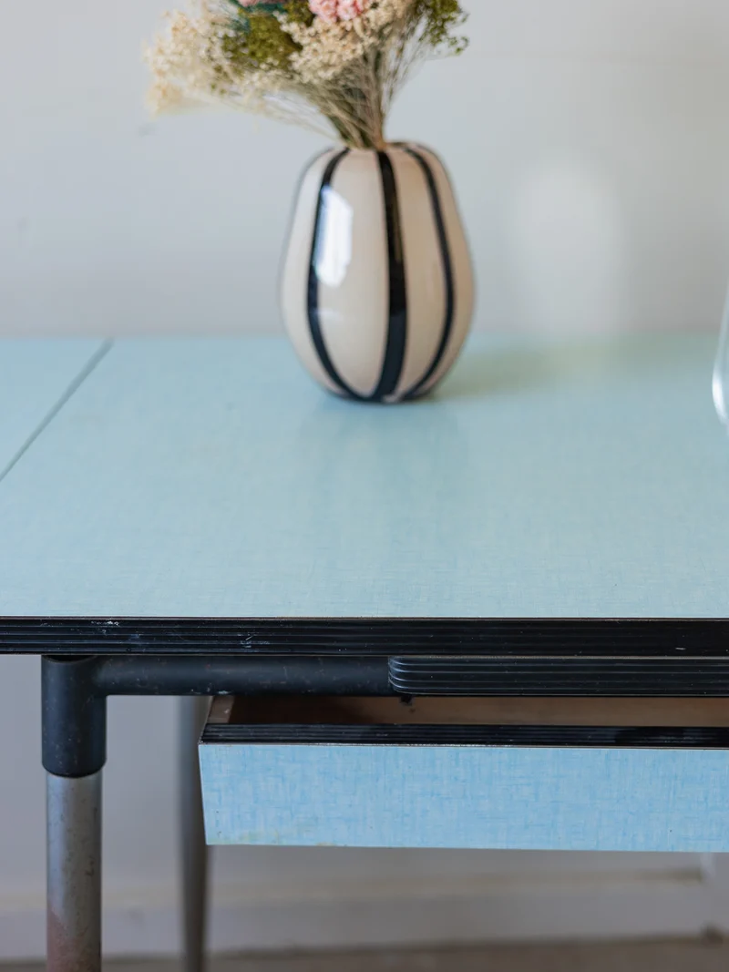 Karla, la table à manger en formica N°1272