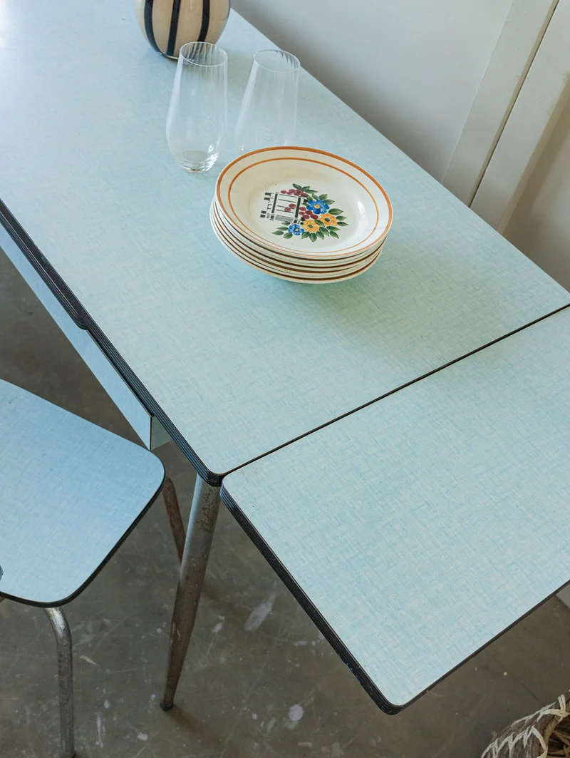 Karla, la table à manger en formica N°1272