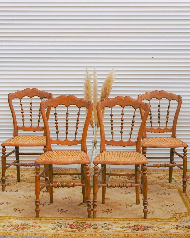 Claude, le lot de 4 chaises en bois et cannage N°1559