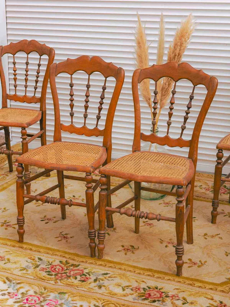 Claude, le lot de 4 chaises en bois et cannage N°1559